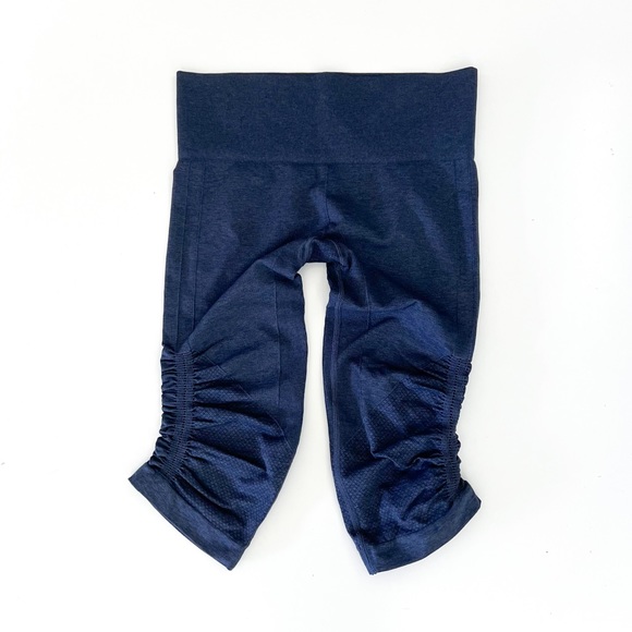 lululemon athletica Pants - Lululemon In The Flow Crops Leggings Seamless